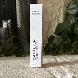 Skincare Ultra Light Moisturizer - Brand new in box!